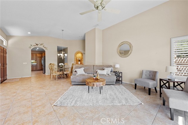 24217 Corte Cordoba, Murrieta CA: https://media.crmls.org/medias/465ab454-d2d8-45ab-9c19-a7a6eff5a8ec.jpg