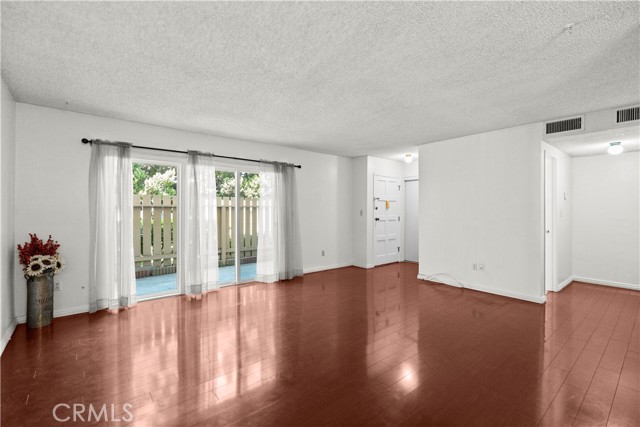 Detail Gallery Image 4 of 28 For 2300 S Hacienda Bld #F8,  Hacienda Heights,  CA 91745 - 2 Beds | 2 Baths