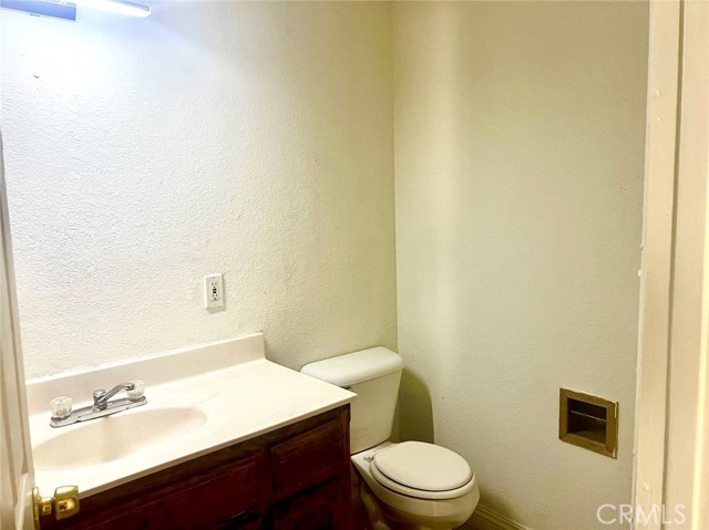 Detail Gallery Image 13 of 18 For 7106 California City Blvd, California City,  CA 93505 - 4 Beds | 2 Baths