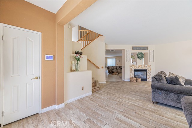 4302 Olivera Place, Lancaster CA: https://media.crmls.org/medias/465d3c39-4be9-4f67-94e2-48d514904ddb.jpg