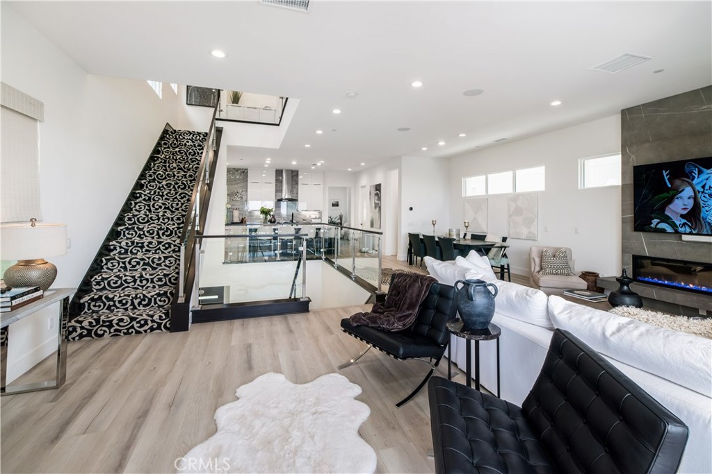 MLS #OC25256638 image #18