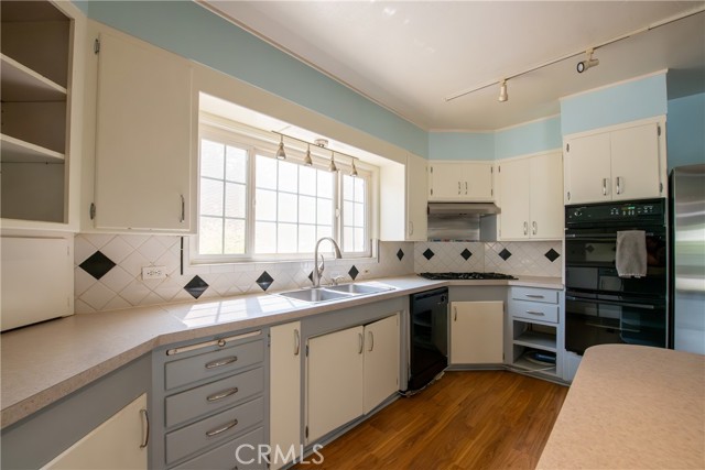 Detail Gallery Image 7 of 22 For 1310 W Sacramento Ave, Chico,  CA 95926 - 3 Beds | 2 Baths