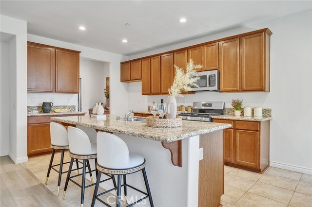 Detail Gallery Image 9 of 33 For 9370 Bistro Pl, Rancho Cucamonga,  CA 91730 - 5 Beds | 3 Baths