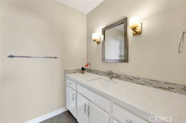 4040 Via Marisol, Highland Park CA: https://media.crmls.org/medias/465df43b-87bf-439d-b278-2209c9bede43.jpg