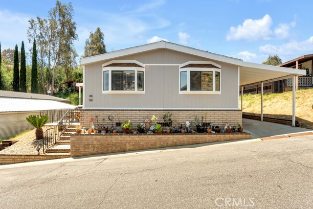 24425 Woolsey Canyon Road, West Hills CA: https://media.crmls.org/medias/465e31cd-fe00-4b9c-9992-96c9e823fe23.jpg
