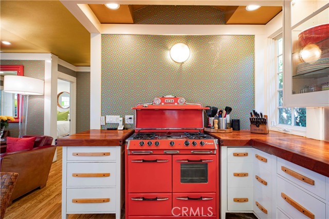 Detail Gallery Image 15 of 50 For 195 Parkwood Ave, Pasadena,  CA 91107 - 3 Beds | 2 Baths