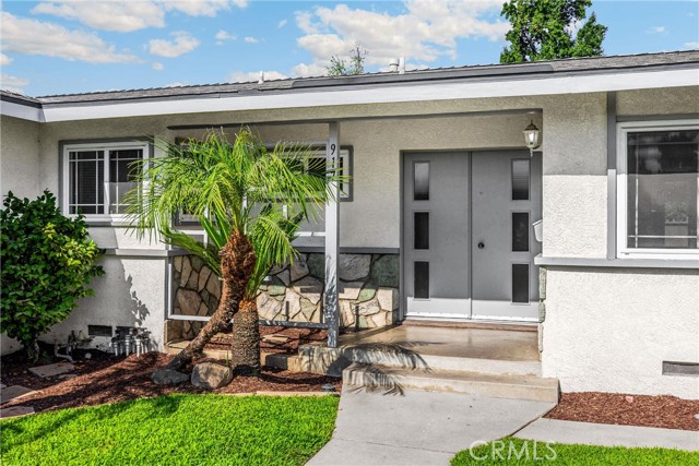 917 N Fuchsia Avenue, Ontario CA: https://media.crmls.org/medias/465f01f8-2aa5-491c-afef-04480a1f18cd.jpg