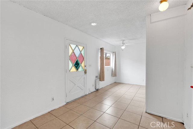 470 E Home Street, Long Beach CA: https://media.crmls.org/medias/465f4621-b150-4cb5-8552-a2e44b378d49.jpg