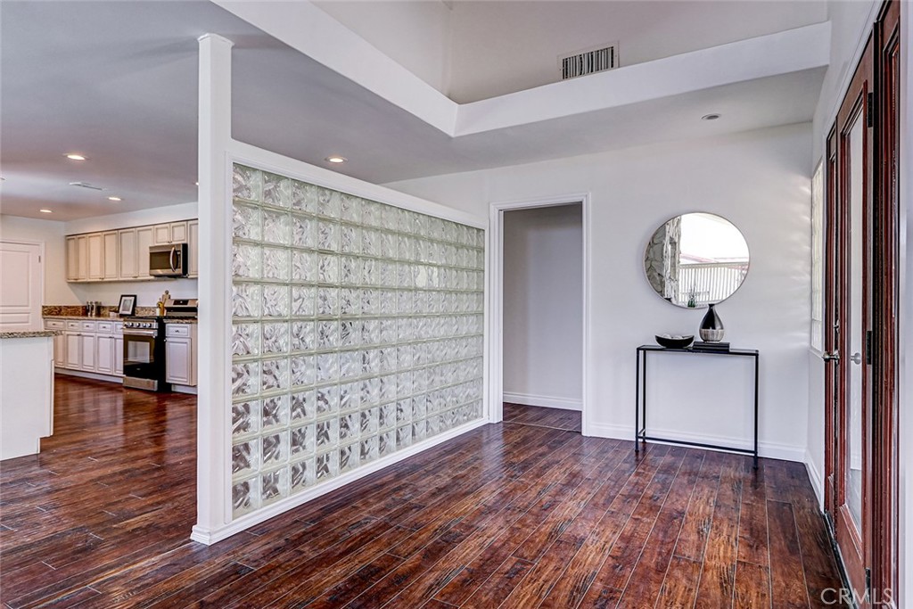 2552 Palos Verdes Drive W