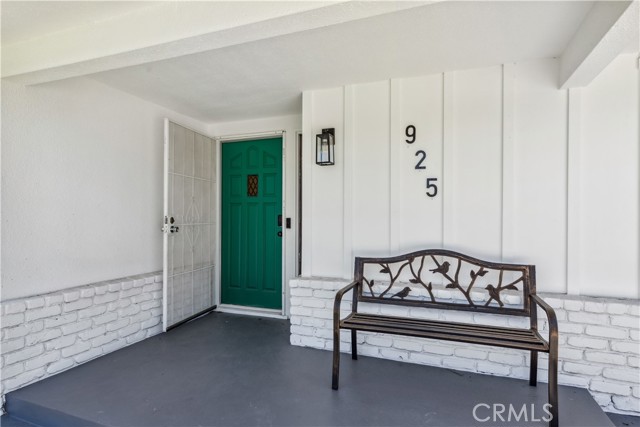 Detail Gallery Image 3 of 65 For 925 S Purdue Ave, Fresno,  CA 93727 - 6 Beds | 4 Baths