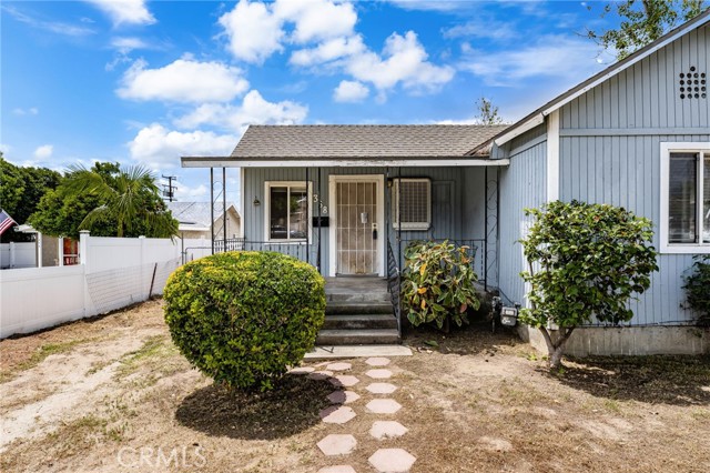 368 West Street, Upland CA: https://media.crmls.org/medias/4660e8cc-81a6-4495-b48c-dbcf8a8fd72c.jpg