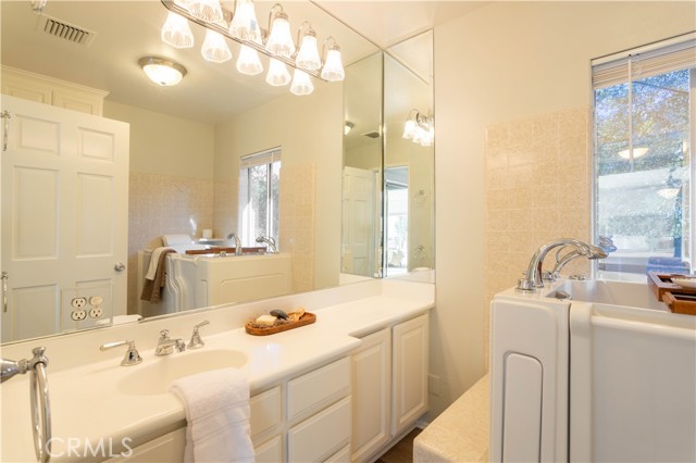 1001 Briarcliff photo 23