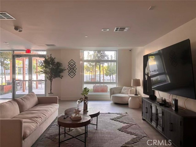 Detail Gallery Image 15 of 17 For 168 S Monterey St #407,  Alhambra,  CA 91801 - 2 Beds | 2/1 Baths