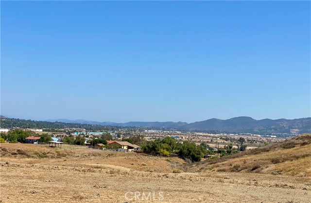 934 Helena Ridge, Lake Elsinore CA: https://media.crmls.org/medias/46633c87-7d24-4d89-959c-3a67b1b1d6fb.jpg