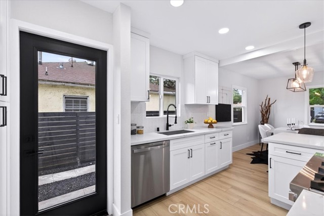 Detail Gallery Image 14 of 34 For 2622 S Bentley Ave, Los Angeles,  CA 90064 - 3 Beds | 2 Baths