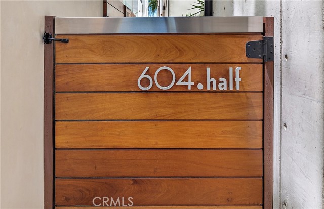 Detail Gallery Image 2 of 16 For 604 1/2 Acacia Ave, Corona Del Mar,  CA 92625 - 2 Beds | 2/1 Baths