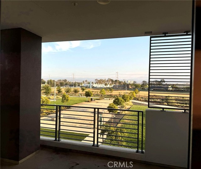 16450 Veterans Way, Tustin CA: https://media.crmls.org/medias/466392f6-f23d-4031-a379-6a2081c4f250.jpg
