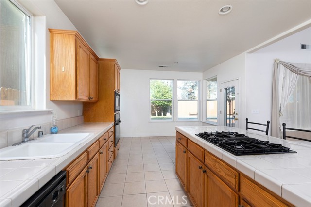 Detail Gallery Image 13 of 17 For 2681 Wrenwood, Clovis,  CA 93611 - 5 Beds | 3/1 Baths