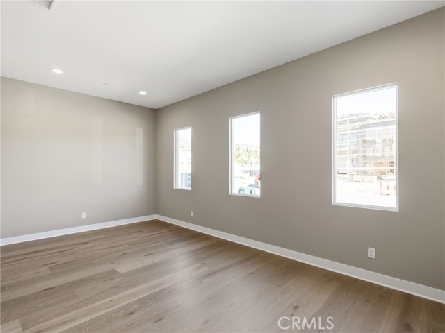 Detail Gallery Image 18 of 41 For 11913 Red Hawk Ln, Porter Ranch,  CA 91326 - 5 Beds | 5/1 Baths