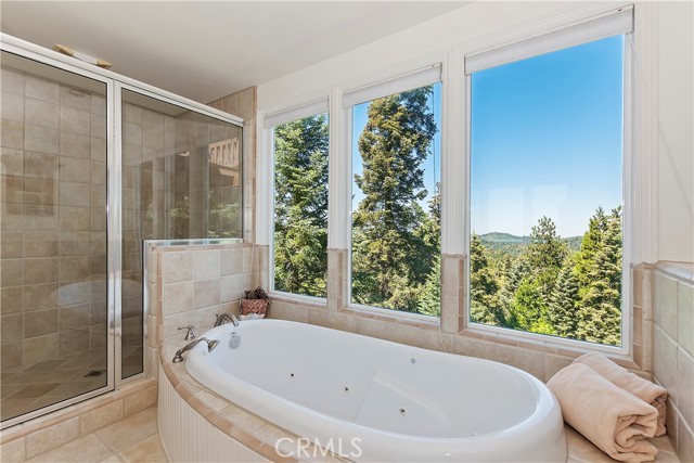 Detail Gallery Image 15 of 67 For 712 Buckingham Square, Lake Arrowhead,  CA 92352 - 4 Beds | 3 Baths