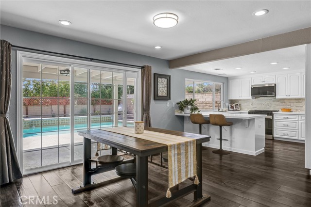 24301 Via Madrugada, Mission Viejo CA: https://media.crmls.org/medias/4666b061-86fa-4be0-8ee7-a61cc6c9b7a9.jpg