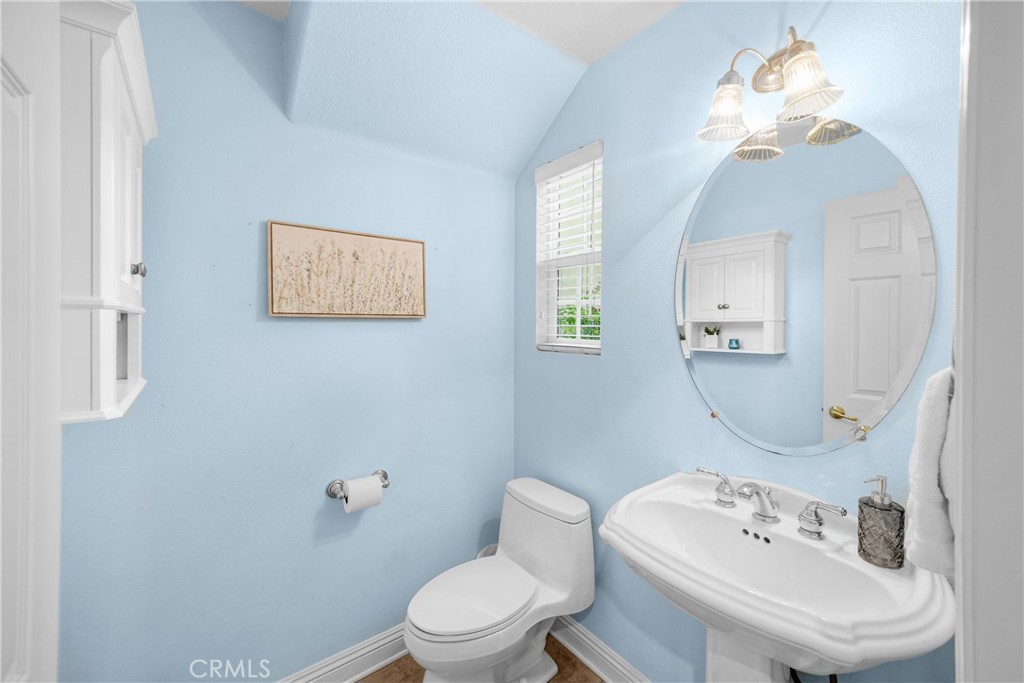 https://media.crmls.org/medias/4666c164-6d02-475a-8e06-a1d9c71894cf.jpg?preset=X-Large
