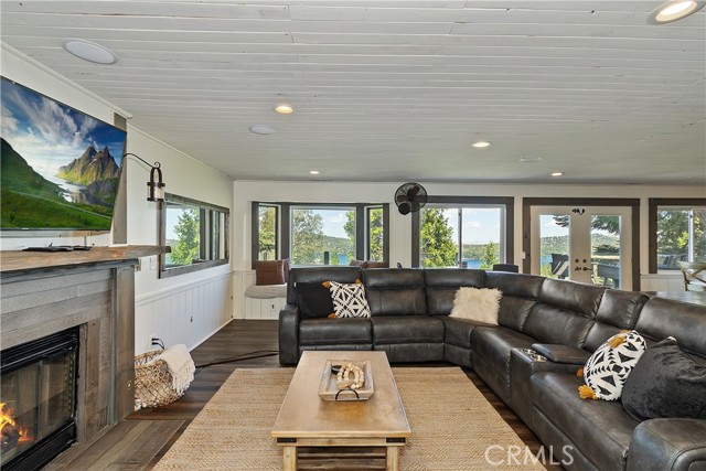 Image 2 of 38 For 533 Sunderland Court