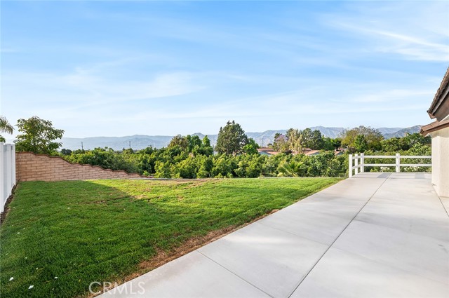 1563 Gary Lane, Redlands CA: https://media.crmls.org/medias/4668e500-ceea-4ddd-81a3-beef0094e4a2.jpg