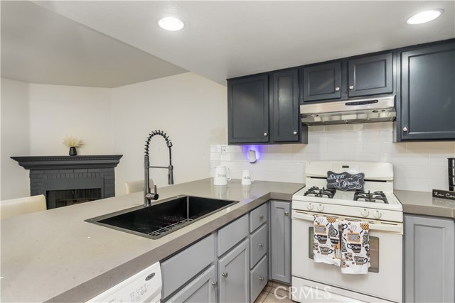 Detail Gallery Image 9 of 20 For 18209 Sierra Hwy #35,  Canyon Country,  CA 91351 - 2 Beds | 2 Baths