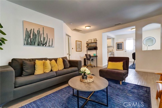 Detail Gallery Image 10 of 42 For 710 Larch St #1/2,  Inglewood,  CA 90301 - 1 Beds | 1 Baths