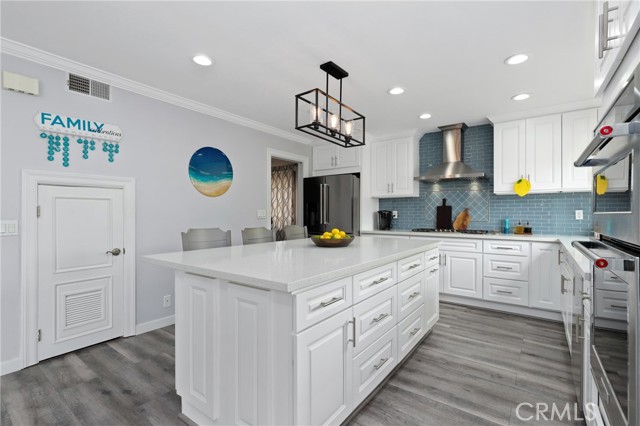 Detail Gallery Image 8 of 32 For 14422 Birmingham Dr, Westminster,  CA 92683 - 3 Beds | 3 Baths