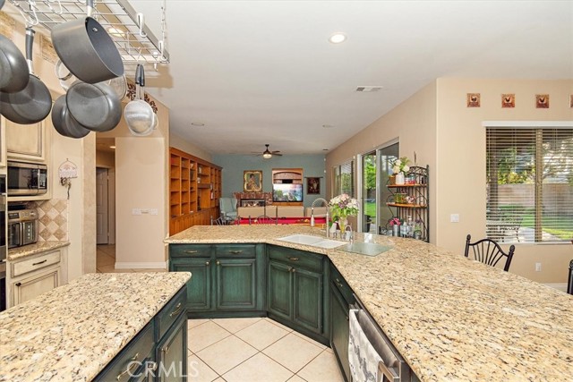 14132 Peral Court, Chino CA: https://media.crmls.org/medias/466a401b-7882-4150-acb2-501ded969f13.jpg