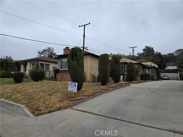 Detail Gallery Image 1 of 17 For 1706 N Verdugo Rd a,  Glendale,  CA 91208 - 2 Beds | 1 Baths