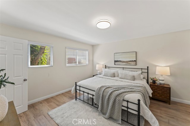 Detail Gallery Image 12 of 44 For 17008 Hartland St, Lake Balboa,  CA 91406 - 4 Beds | 2 Baths