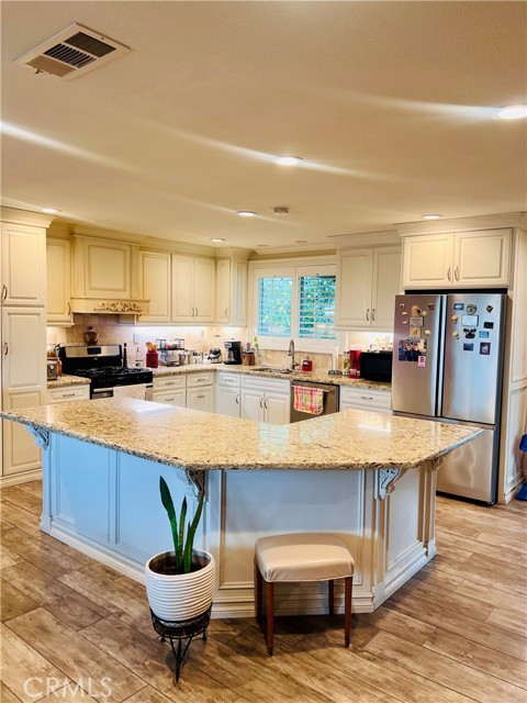 1880 Plaza Serena, Ontario CA: https://media.crmls.org/medias/466be65a-5b23-4c92-899e-d6f30adda5d9.jpg