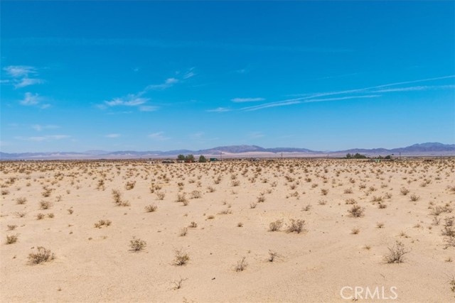 82935 Maya Rada Road, 29 Palms CA: https://media.crmls.org/medias/466bff5c-ca36-4db4-9bd0-bd25dcee9fe7.jpg
