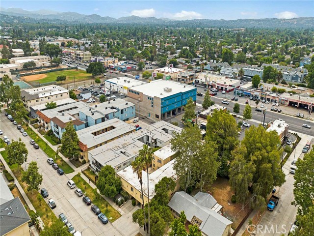 7049 Vassar Avenue, Canoga Park CA: https://media.crmls.org/medias/466c9051-dd1e-43ab-820f-1db76d661ef7.jpg
