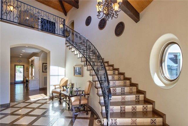 Detail Gallery Image 8 of 75 For 31280 Pescado, Temecula,  CA 92592 - 7 Beds | 7/1 Baths