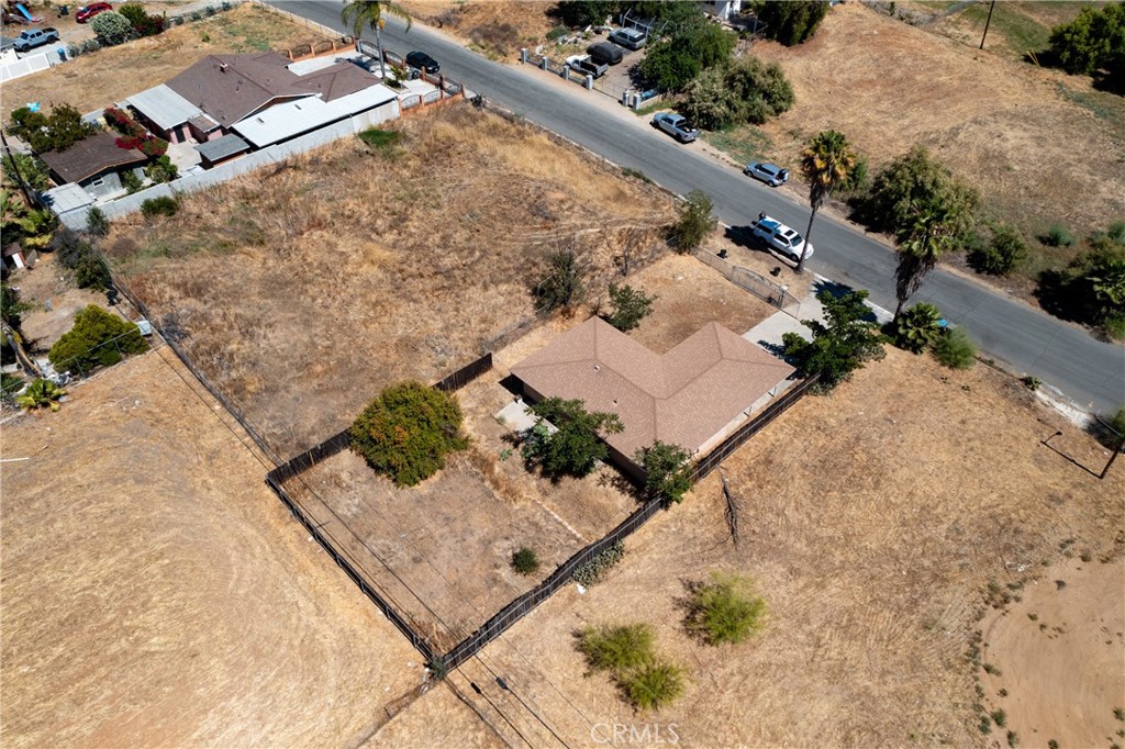 https://media.crmls.org/medias/466cce40-e5c8-4563-b339-84729f457ba2.jpg?preset=X-Large