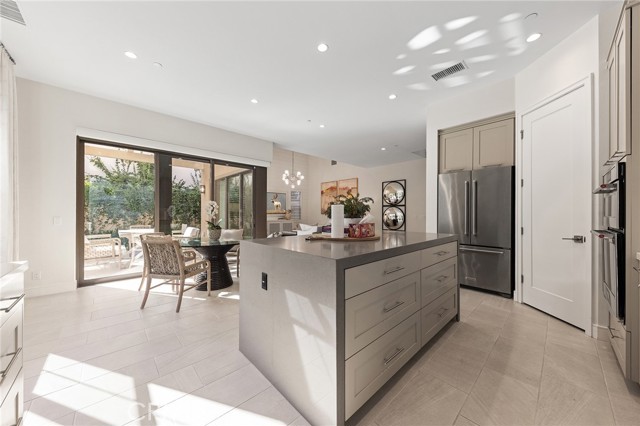 Detail Gallery Image 23 of 75 For 117 Petunia, Irvine,  CA 92618 - 4 Beds | 4 Baths