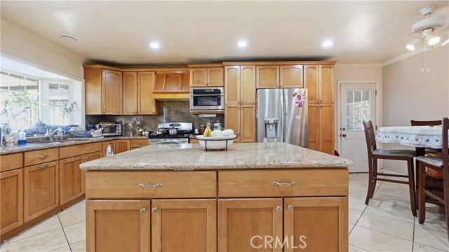 Detail Gallery Image 6 of 23 For 1106 Mar Les, Santa Ana,  CA 92706 - 3 Beds | 2/1 Baths