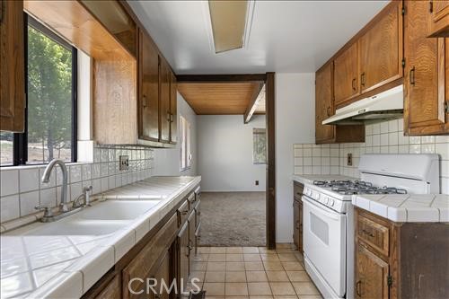 Detail Gallery Image 11 of 42 For 28921 Bear Valley Rd, Tehachapi,  CA 93561 - 3 Beds | 2 Baths