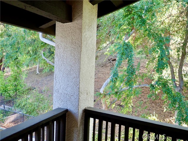 Detail Gallery Image 11 of 18 For 5423 Spanish Oak Ln a,  Oak Park,  CA 91377 - 2 Beds | 2/1 Baths