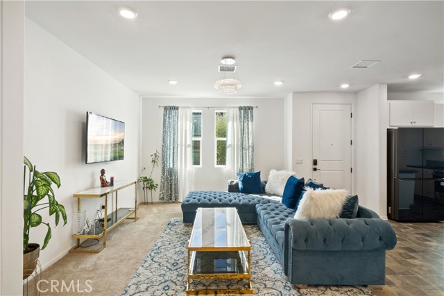 Detail Gallery Image 5 of 37 For 5604 Altamura Way #10,  Fontana,  CA 92336 - 4 Beds | 3 Baths