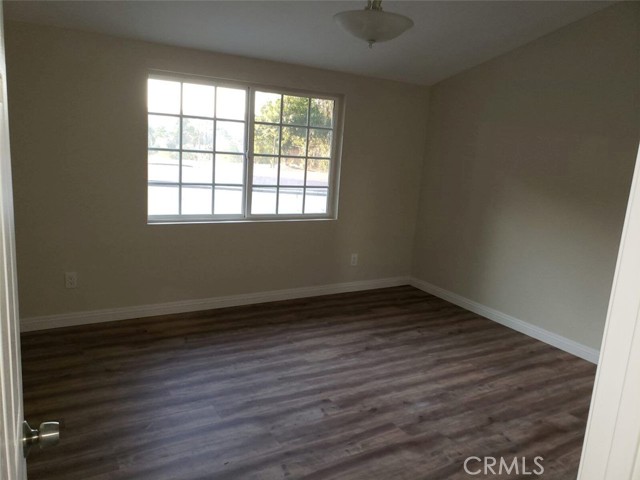 5853 Mcdonie Avenue, Woodland Hills CA: https://media.crmls.org/medias/466e8ba4-068d-4cb9-b74c-452a37288153.jpg