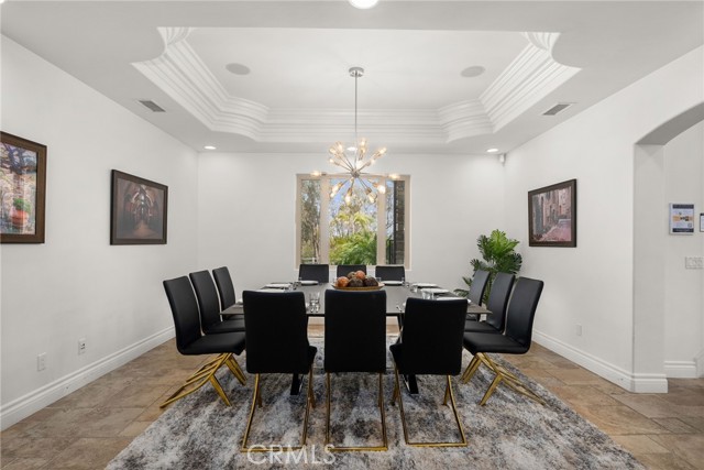 Detail Gallery Image 6 of 66 For 39625 Calle Cabernet, Temecula,  CA 92591 - 8 Beds | 6/3 Baths