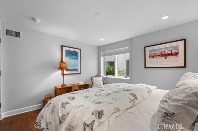 2326 The Strand, Hermosa Beach CA: https://media.crmls.org/medias/466f59a9-20b8-4ca0-ba73-ddbb41c84df0.jpg