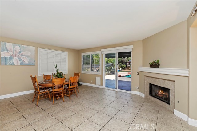 Detail Gallery Image 12 of 41 For 42467 Thoroughbred Ln, Murrieta,  CA 92562 - 4 Beds | 3 Baths