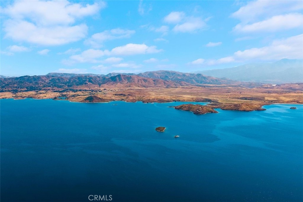 https://media.crmls.org/medias/46710d71-3458-4fea-a1ae-85109bfff3da.jpg?preset=X-Large