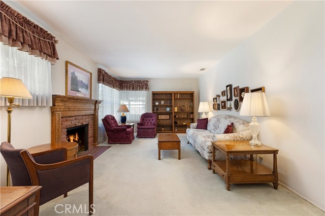 Detail Gallery Image 3 of 37 For 2900 Manhattan Ave, La Crescenta,  CA 91214 - 3 Beds | 2 Baths